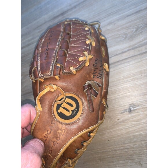 Wilson A2160 Jim "Catfish" Hunter Signature Baseball Glove Right Hand Throw EUC - Picture 6 of 9